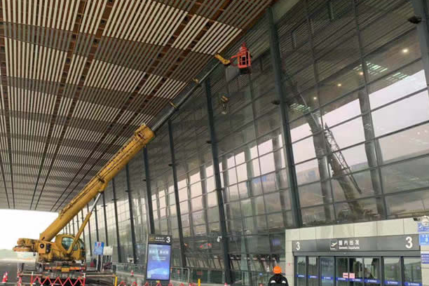 曲江玻璃幕墙维护和保养